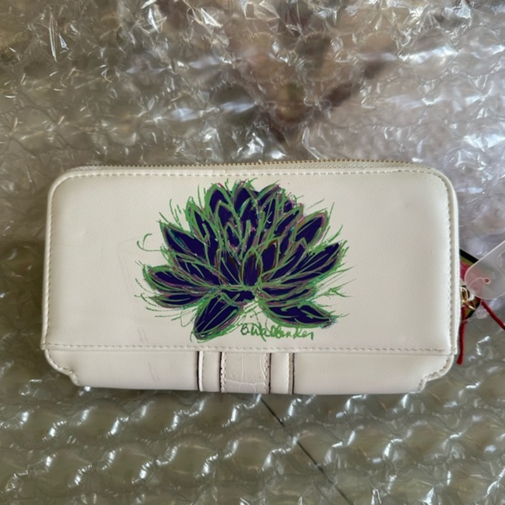 Elegant Cream Wallet with Floral Design
